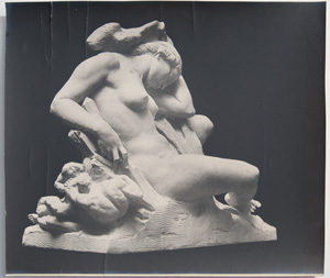 290 nude woman statue